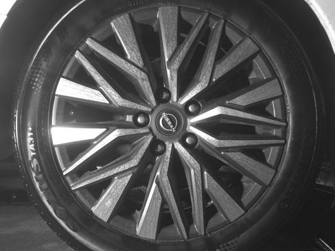 Used 2025 Nissan Altima 2.5 SV image 15