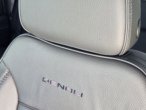 New 2026 GMC Sierra 1500 Denali w/ Denali Reserve Package AWD/4WD image 17