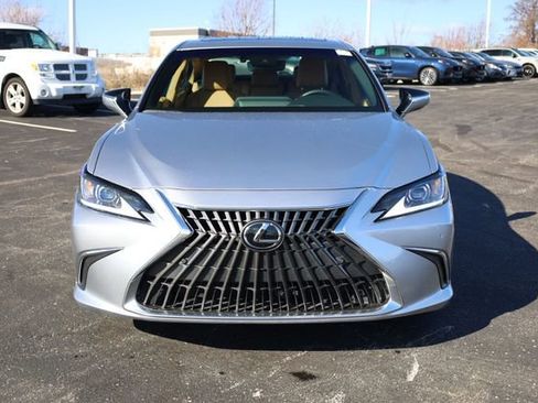 Used 2024 Lexus ES 300h w/ Premium Package image 3