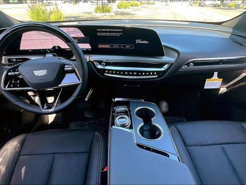 New 2026 Cadillac Lyriq Luxury w/ LPO, Floor Liner Package AWD/4WD image 7