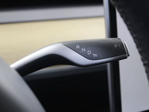 Used 2023 Tesla Model 3 Standard Range RWD image 7