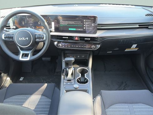 New 2026 Kia K5 LXS FWD image 10