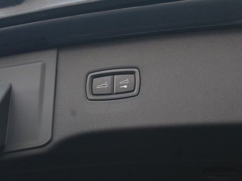 Certified 2025 Porsche Cayenne image 13