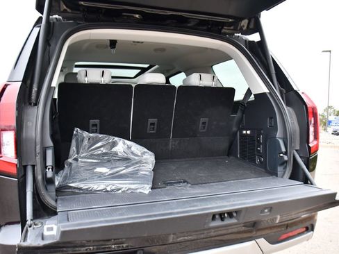 Used 2025 Ford Expedition Platinum AWD/4WD image 20