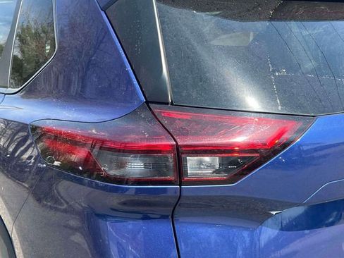 Used 2023 Nissan Rogue SV w/ SV Premium B Package image 10