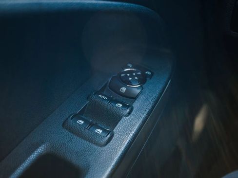 Used 2020 Ford EcoSport Titanium image 12