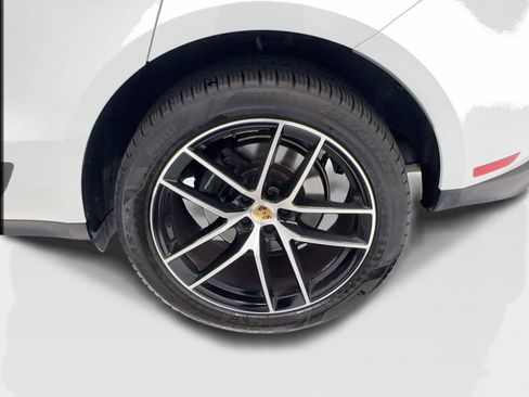 Used 2023 Porsche Macan Turbo AWD/4WD image 12