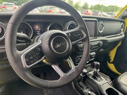 Used 2023 Jeep Wrangler Unlimited Sahara w/ Cold Weather Group AWD/4WD image 15