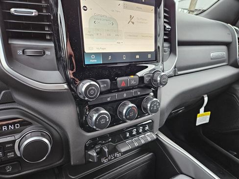 New 2026 RAM 1500 Big Horn AWD/4WD image 24