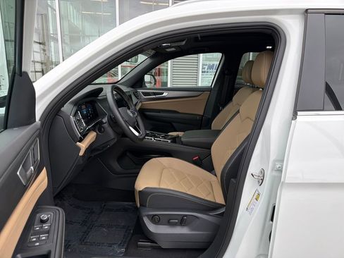 Certified 2025 Volkswagen Atlas Cross Sport SE image 10