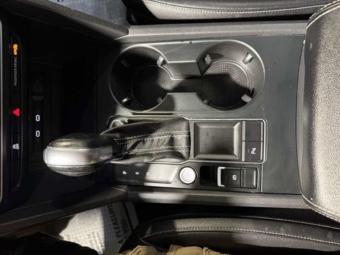 Used 2021 Volkswagen Atlas SE FWD image 17