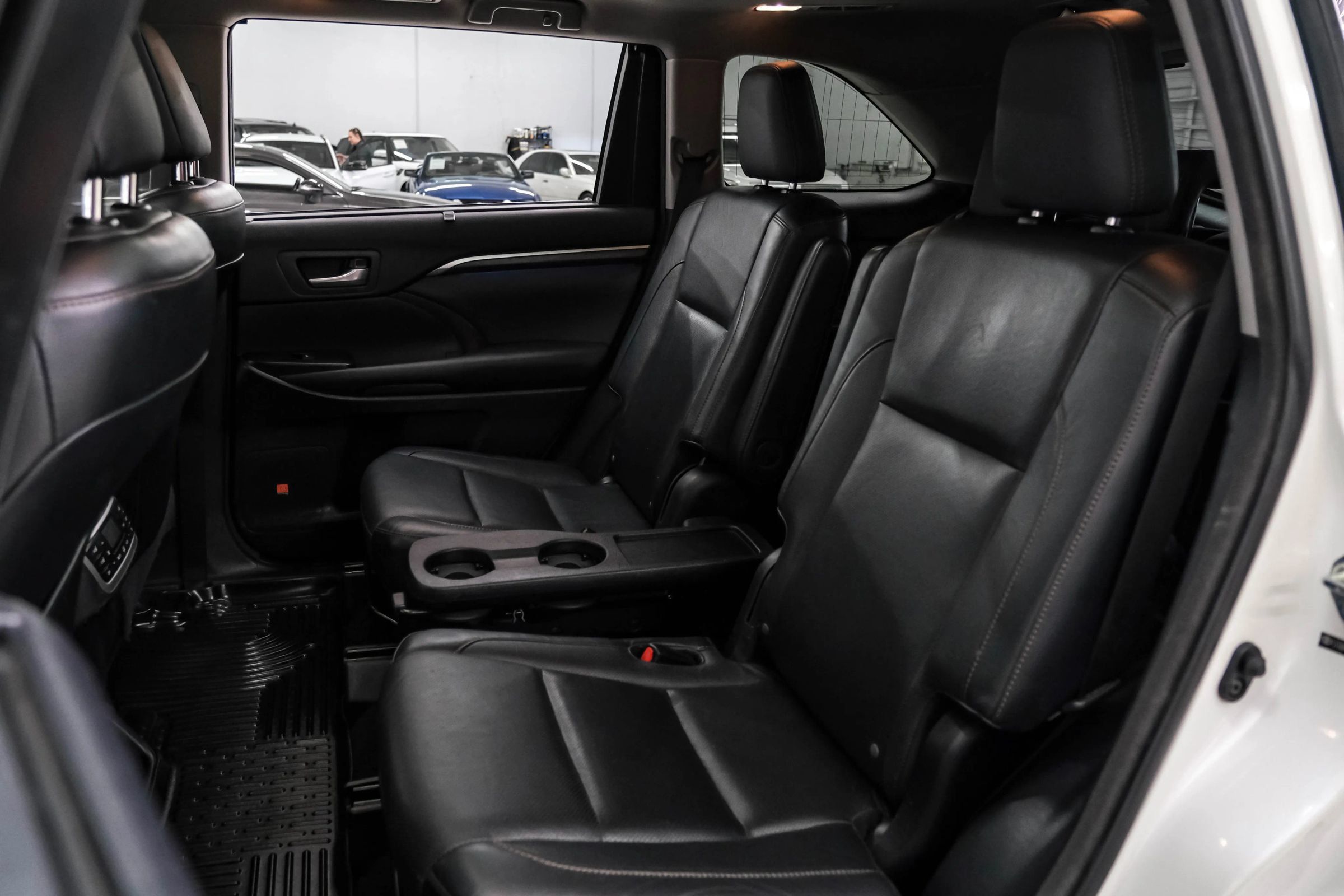 Used 2014 Toyota Highlander Limited Platinum AWD/4WD image 39