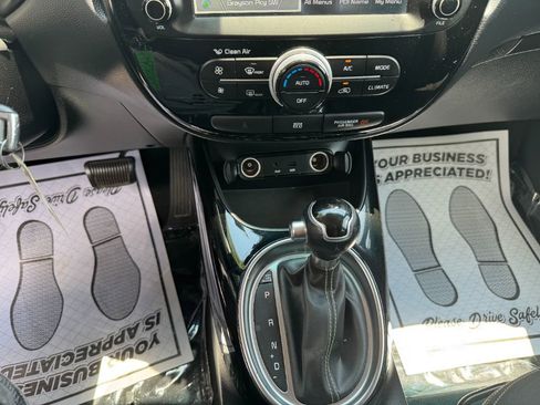 Used 2014 Kia Soul + image 19