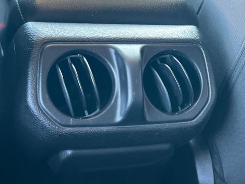 Used 2018 Jeep Wrangler Unlimited Sport image 15