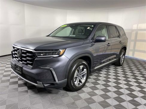 Used 2025 Honda Pilot EX-L image 4