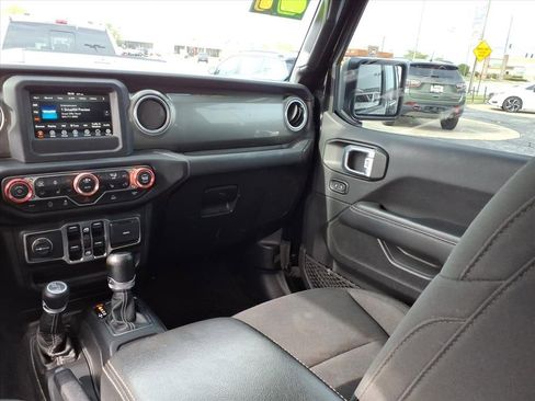 Certified 2021 Jeep Wrangler Unlimited Sahara w/ Cold Weather Group AWD/4WD image 13