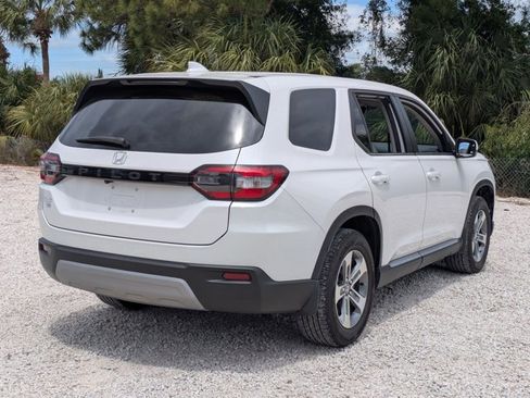 Used 2025 Honda Pilot EX-L image 3