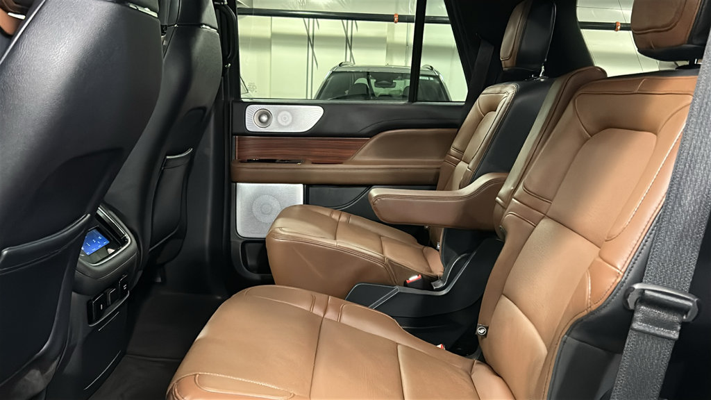 Used 2024 Lincoln Navigator Reserve AWD/4WD image 22