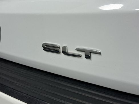 Used 2024 GMC Yukon XL SLT image 13