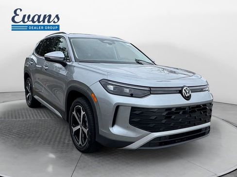 New 2026 Volkswagen Tiguan SE image 9