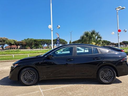 Used 2026 Nissan Sentra SV w/ SV Convenience Package FWD image 8
