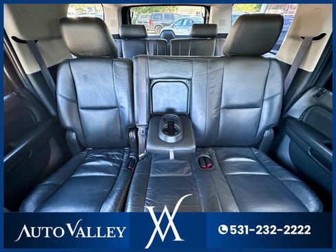 Used 2011 Cadillac Escalade ESV Premium image 38