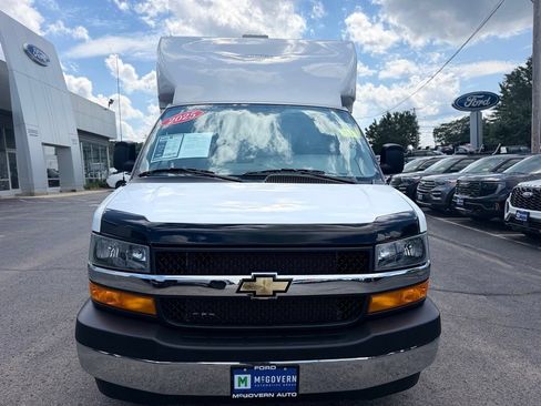 Used 2025 Chevrolet Express 3500 w/ Power Convenience Package RWD image 10