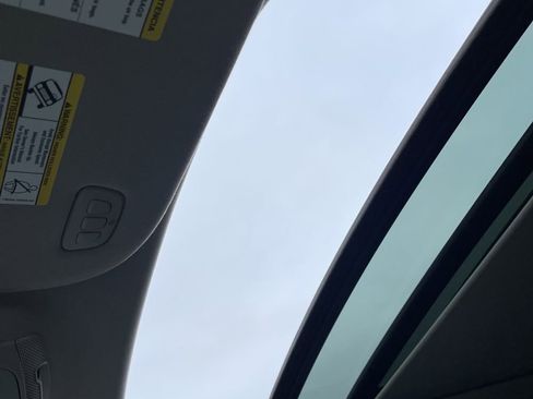 Used 2021 Ford Expedition Limited image 11