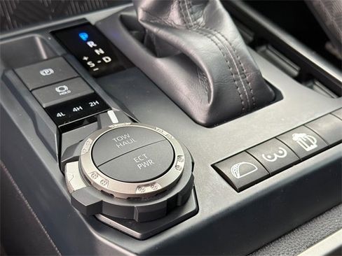 Used 2025 Toyota Tacoma SR5 image 25