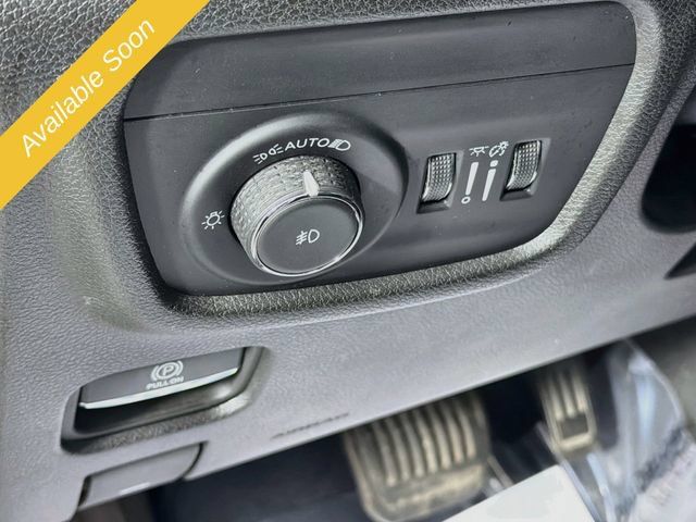 Used 2024 Jeep Grand Cherokee L Limited AWD/4WD image 10