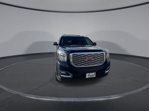 Certified 2019 GMC Yukon XL Denali w/ Denali Ultimate Package image 3