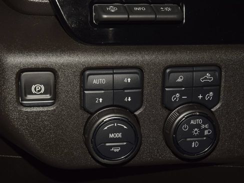 Used 2025 Chevrolet Silverado 2500 LTZ w/ LTZ Plus Package AWD/4WD image 38