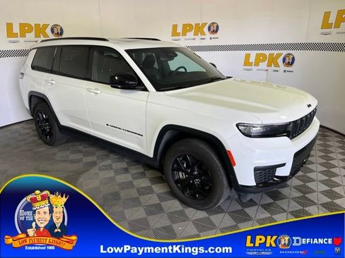 Used 2024 Jeep Grand Cherokee L Altitude AWD/4WD image 1