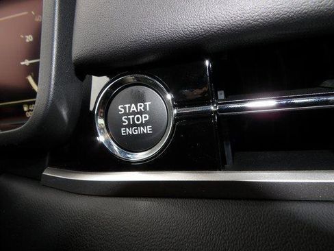 New 2025 Mitsubishi Outlander SE image 26