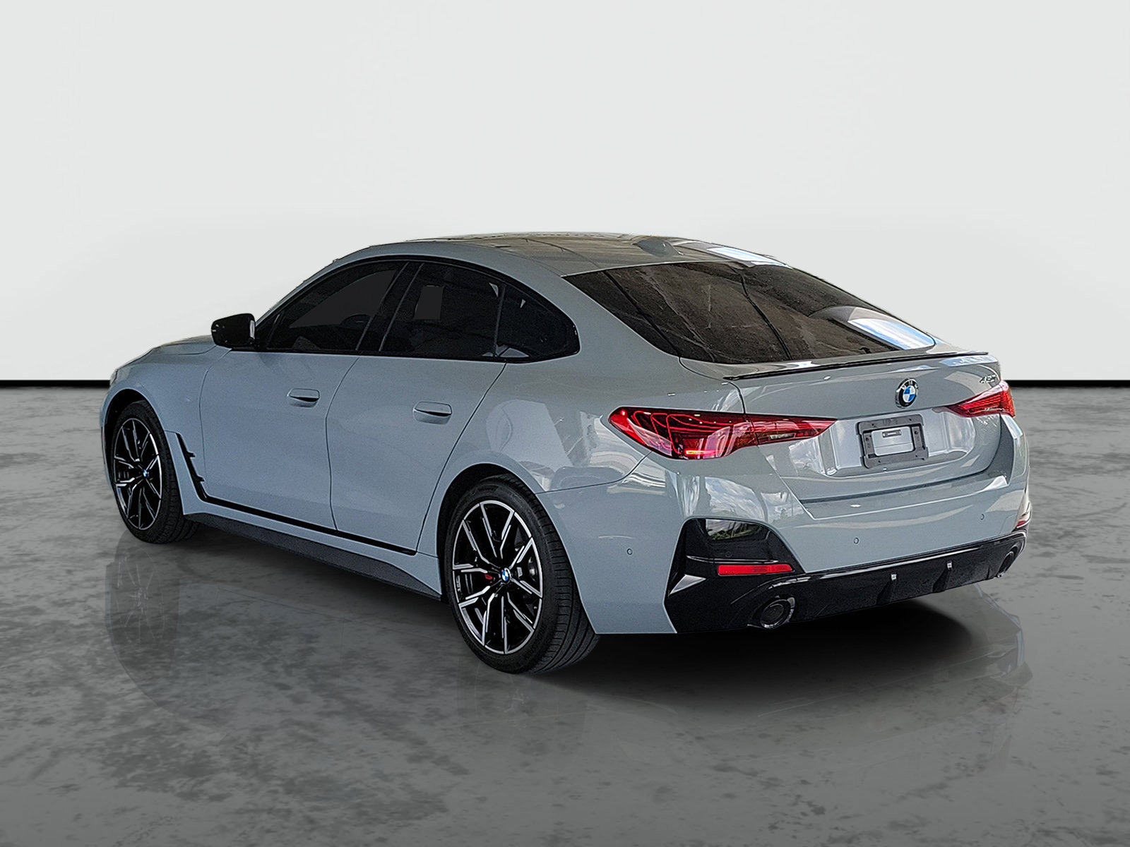 Used 2026 BMW 430i w/ M Sport Package RWD image 3