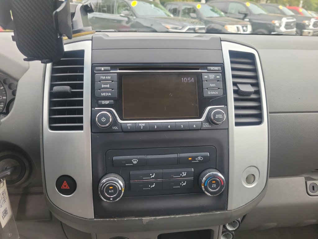 Used 2015 Nissan Frontier SV RWD image 26