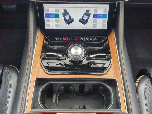 Certified 2022 Jeep Grand Wagoneer Series III w/ Rear Seat Video Group 1 image 23