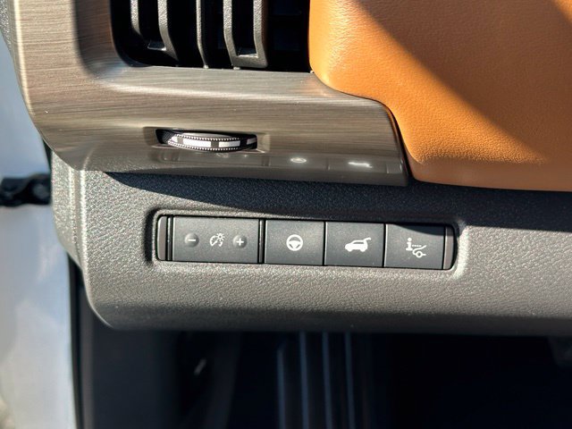 Certified 2023 Nissan Pathfinder Platinum AWD/4WD image 18