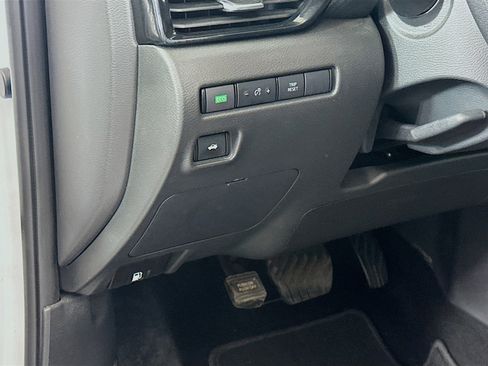 Used 2024 Nissan Sentra SV image 17