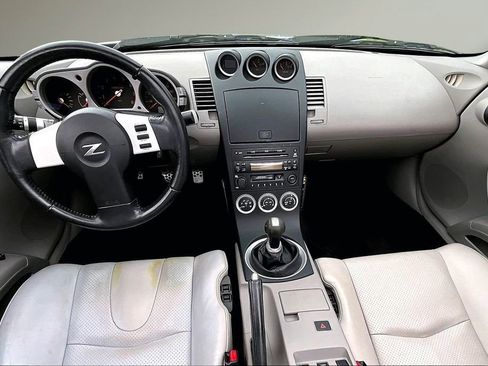 Used 2004 Nissan 350Z Touring RWD image 6