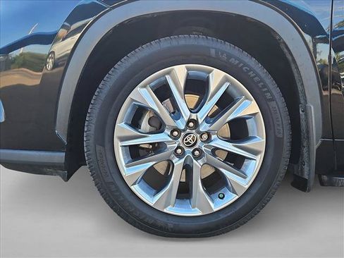 Used 2020 Toyota Highlander Limited FWD image 26