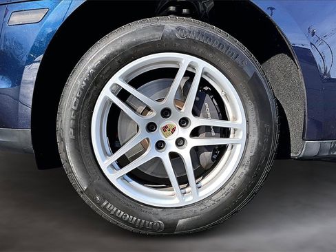 Used 2021 Porsche Macan image 9
