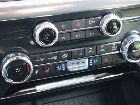 New 2025 Ford F150 Lariat w/ Equipment Group 502A High image 29