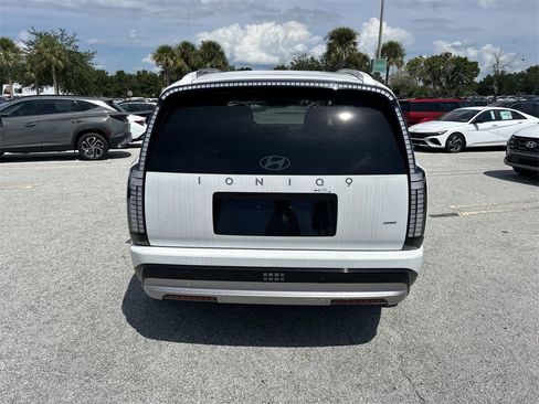 New 2026 Hyundai Ioniq 9 Limited image 11