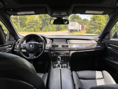 Used 2015 BMW 740Li xDrive image 14