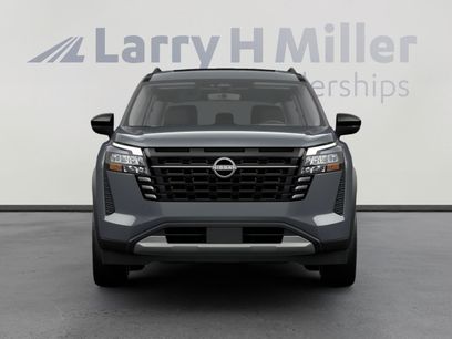 New 2026 Nissan Pathfinder Platinum w/ Cargo Package