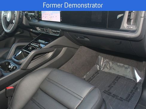 Certified 2026 Porsche Cayenne GTS AWD/4WD image 27