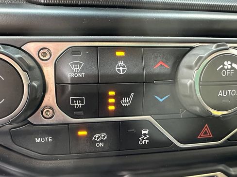 Certified 2022 Jeep Wrangler Unlimited Rubicon AWD/4WD image 26