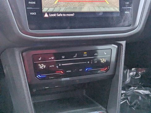 Used 2024 Volkswagen Tiguan SE R-Line image 25