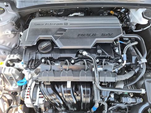 Used 2025 Hyundai Elantra Sport FWD image 32